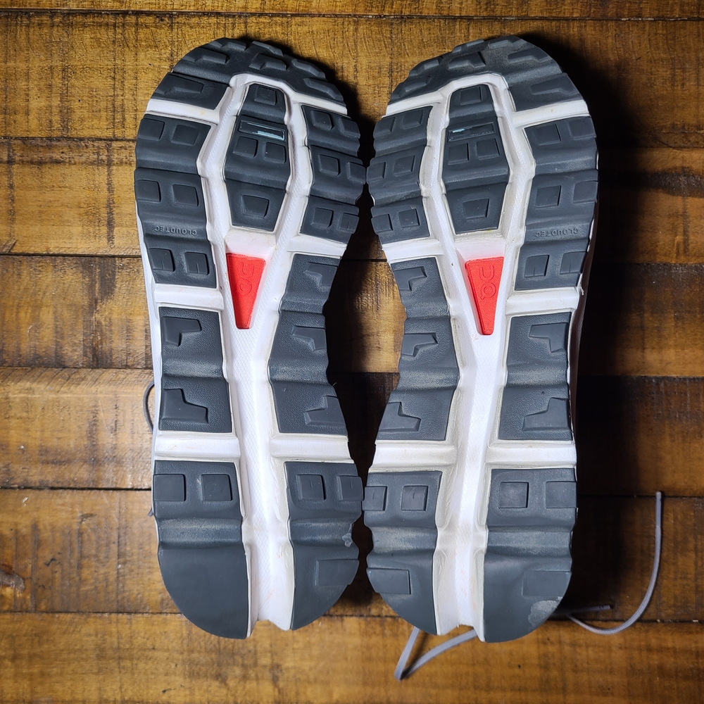 On Cloudvista Running Men's Gray and White Shoes - Picture 9 of 10